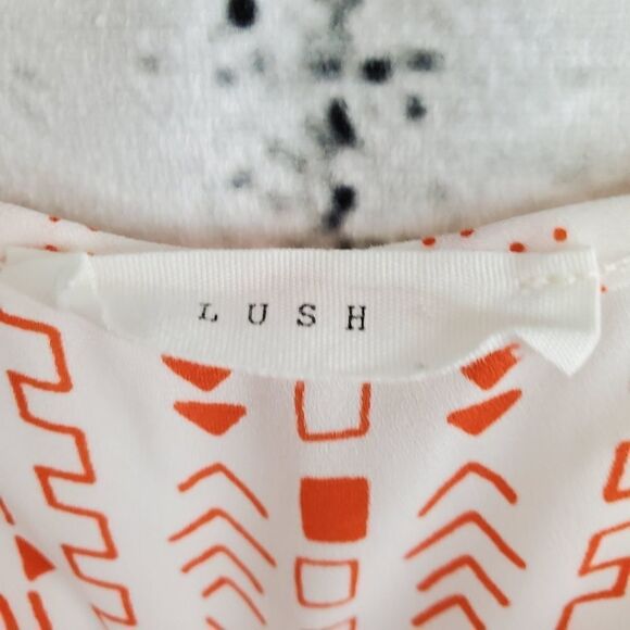 Lush geometric sleeveless faux wrap front shirt - Picture 6 of 6